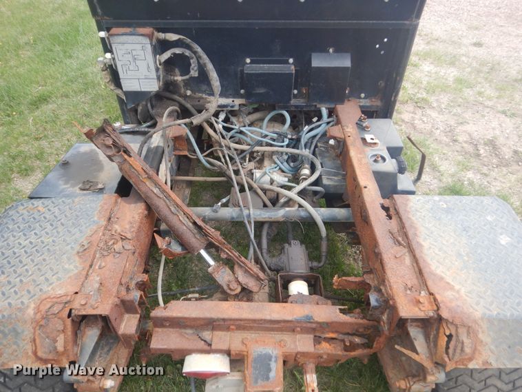 image for item HS9458 (2) Cushman Trucksters utility vehicles