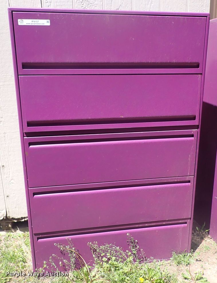 image for item IF9157 (2) metal cabinets