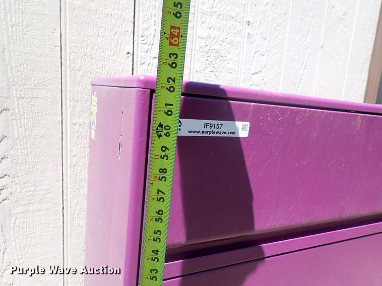 image for item IF9157 (2) metal cabinets