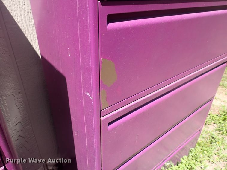 image for item IF9157 (2) metal cabinets