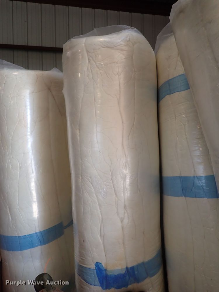 image for item IF9162 (28) rolls of Johns Mansville P30925 metal building insulation