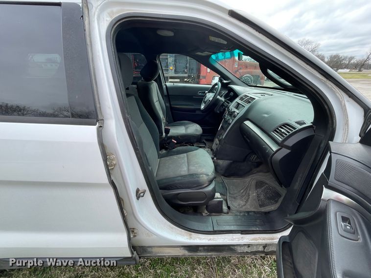 image for item II9327 2013 Ford Explorer Police  SUV