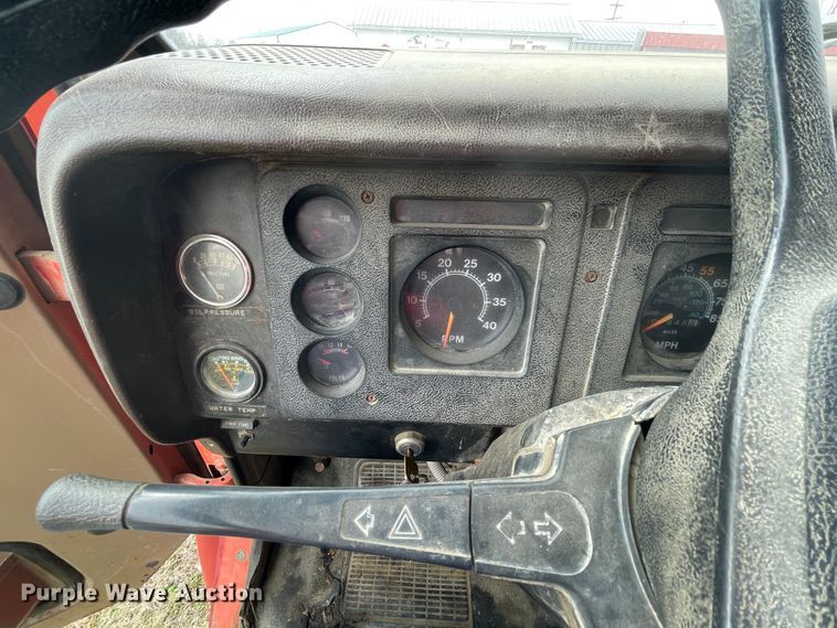 image for item II9328 1985 International 1754  dump truck