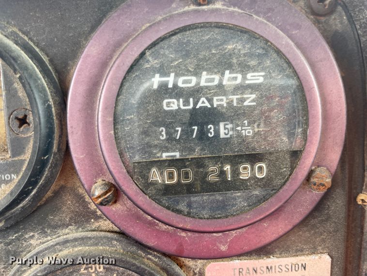 image for item II9328 1985 International 1754  dump truck