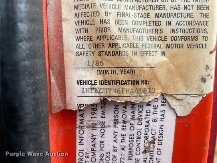 image for item II9328 1985 International 1754  dump truck