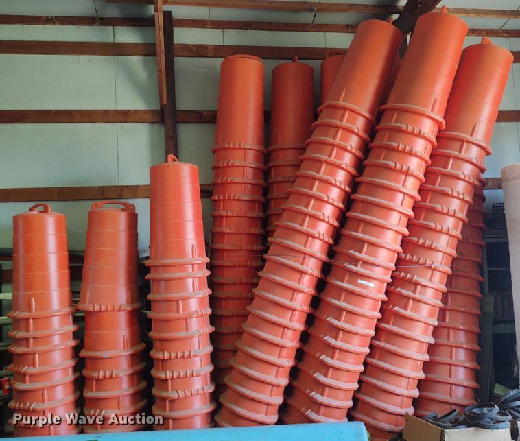 image for item IK9266 Approximately 200 traffic cones
