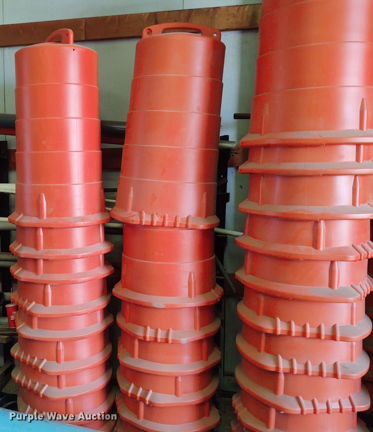 image for item IK9266 Approximately 200 traffic cones