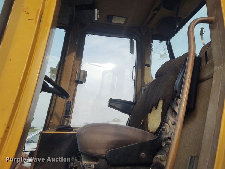 image for item IK9290 1994 Caterpillar CS-563  single drum roller