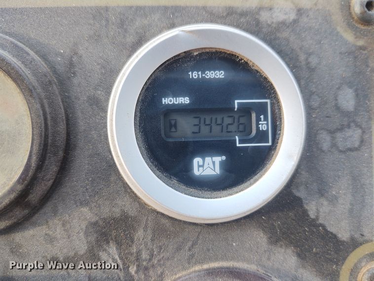 image for item IK9290 1994 Caterpillar CS-563  single drum roller