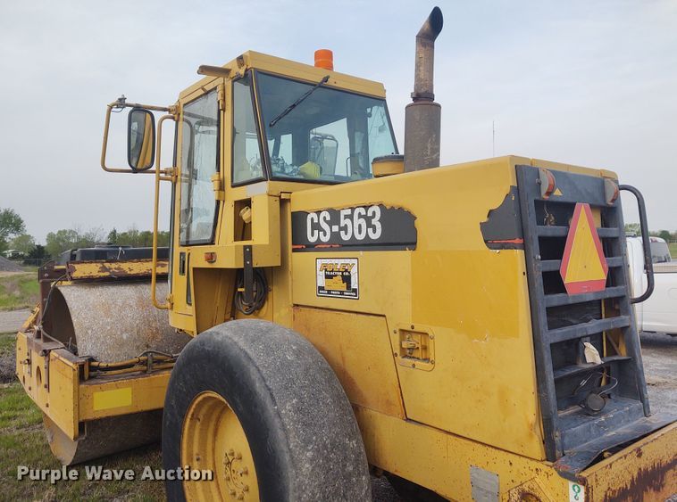image for item IK9290 1994 Caterpillar CS-563  single drum roller