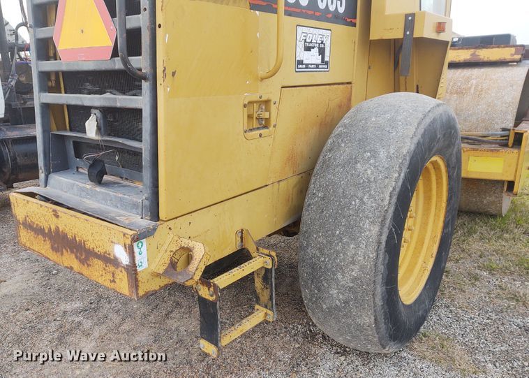 image for item IK9290 1994 Caterpillar CS-563  single drum roller