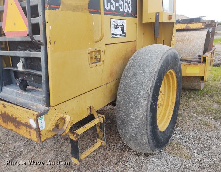 image for item IK9290 1994 Caterpillar CS-563  single drum roller