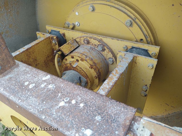 image for item IK9290 1994 Caterpillar CS-563  single drum roller