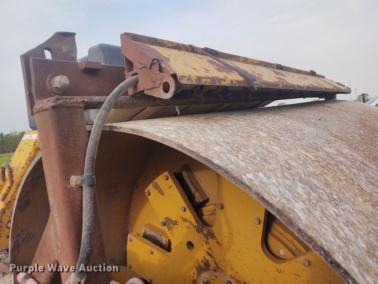 image for item IK9290 1994 Caterpillar CS-563  single drum roller