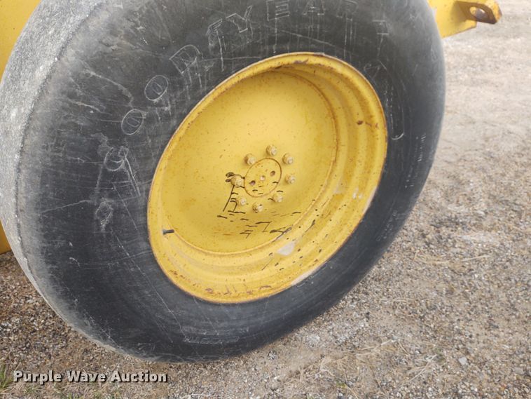 image for item IK9290 1994 Caterpillar CS-563  single drum roller