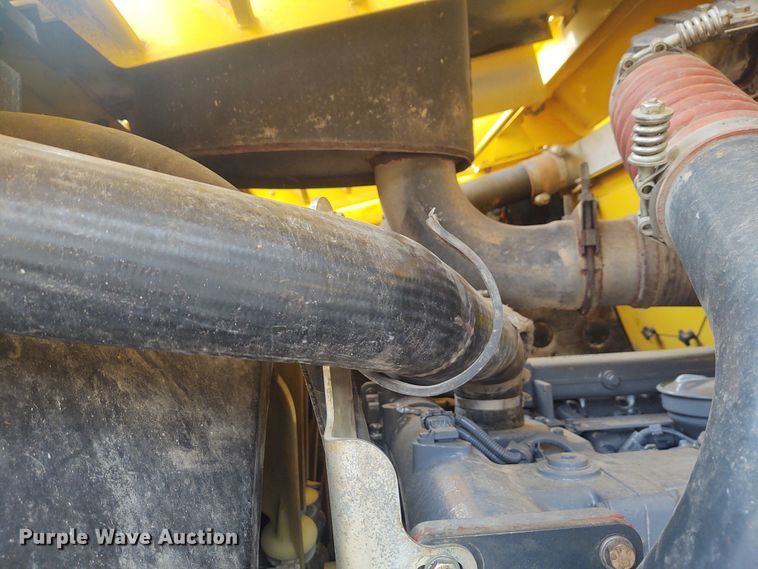 image for item IK9297 2007 Bomag MPH122  reclaimer