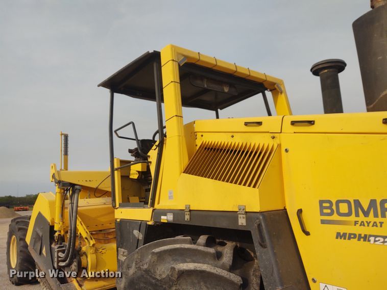 image for item IK9297 2007 Bomag MPH122  reclaimer