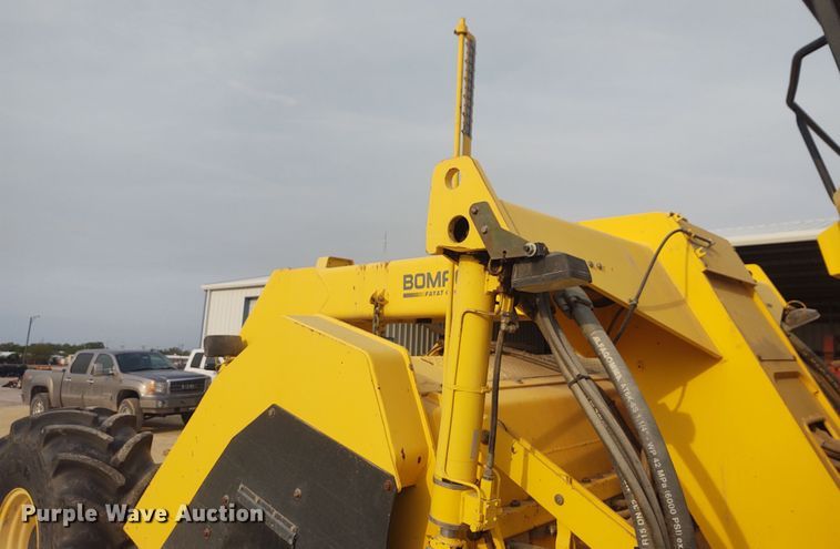 image for item IK9297 2007 Bomag MPH122  reclaimer