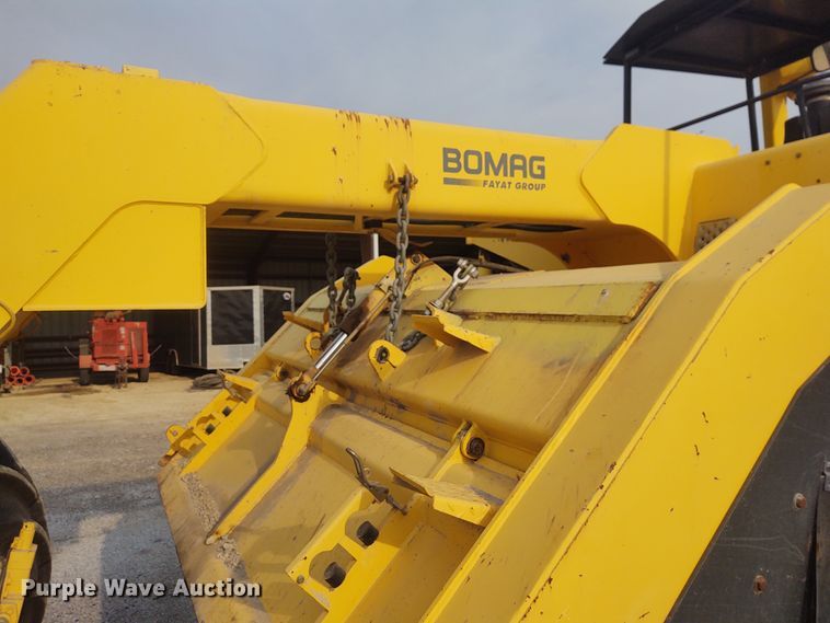 image for item IK9297 2007 Bomag MPH122  reclaimer