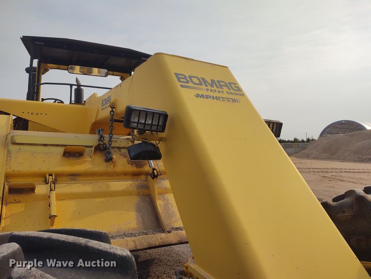 image for item IK9297 2007 Bomag MPH122  reclaimer