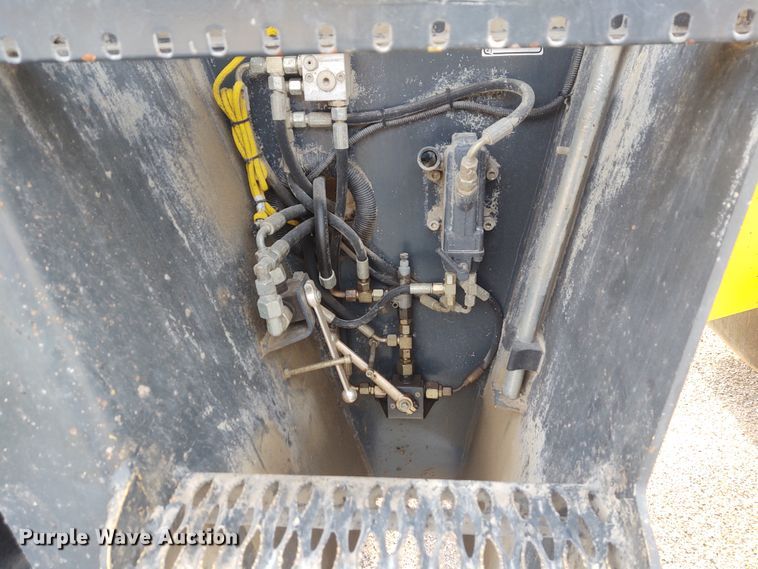 image for item IK9297 2007 Bomag MPH122  reclaimer