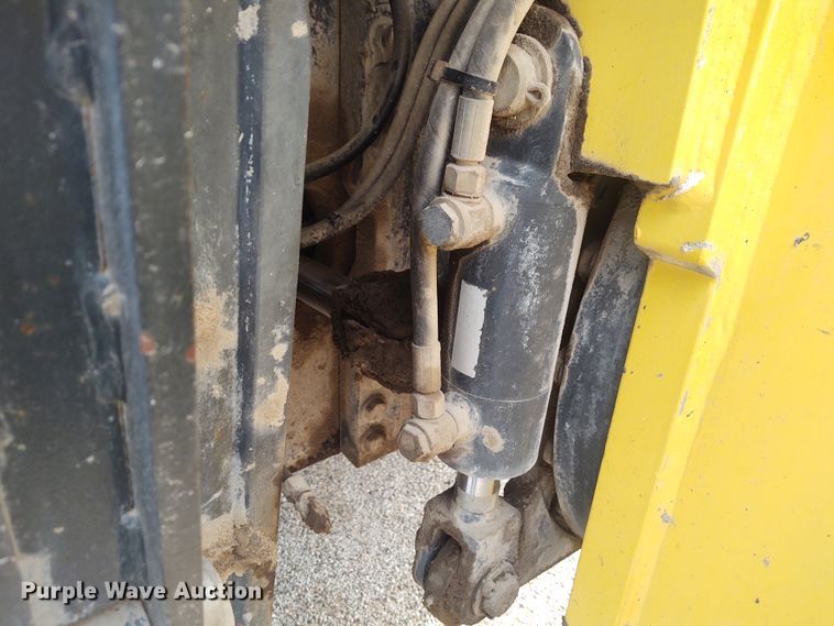 image for item IK9297 2007 Bomag MPH122  reclaimer