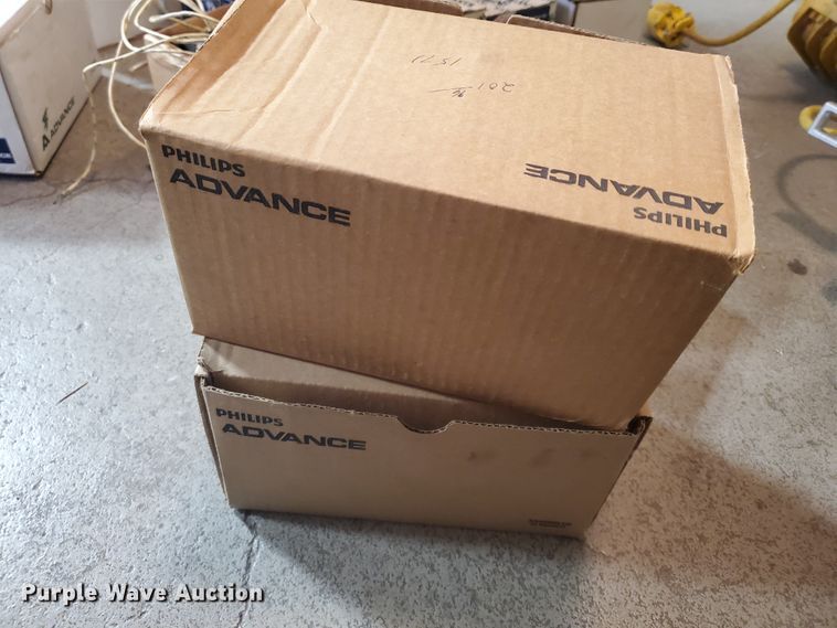 image for item IL9012 (8) Hi-Tek light fixtures