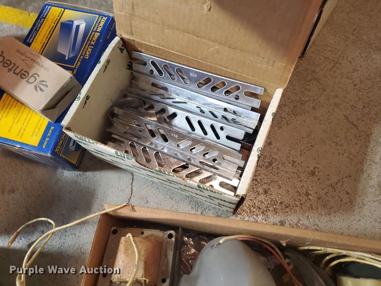 image for item IL9012 (8) Hi-Tek light fixtures