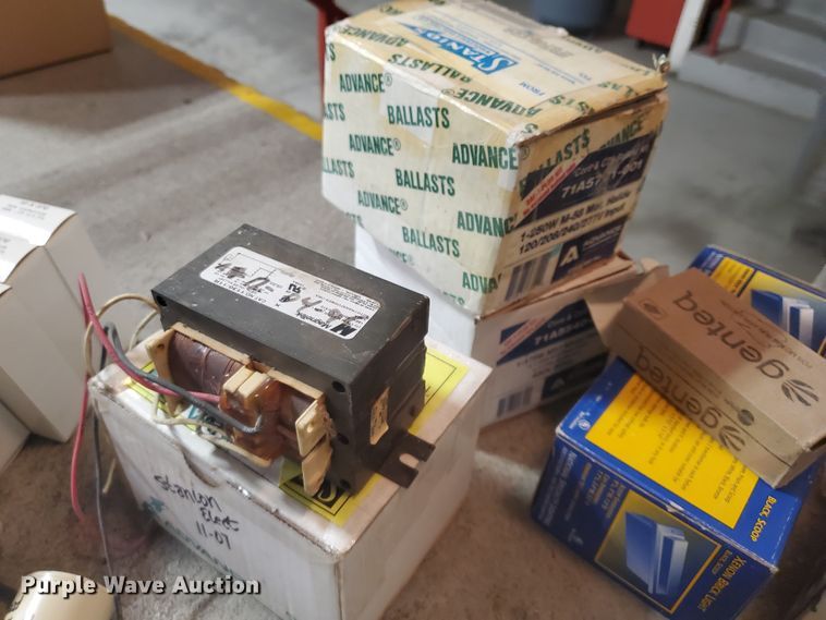 image for item IL9012 (8) Hi-Tek light fixtures