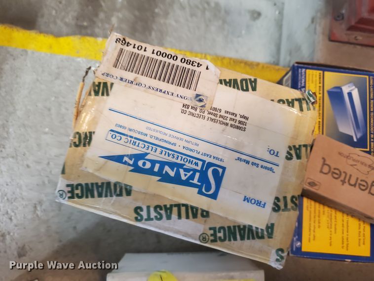 image for item IL9012 (8) Hi-Tek light fixtures