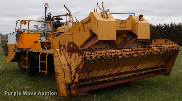 image for item IQ9256 Etnyre 450  chip spreader