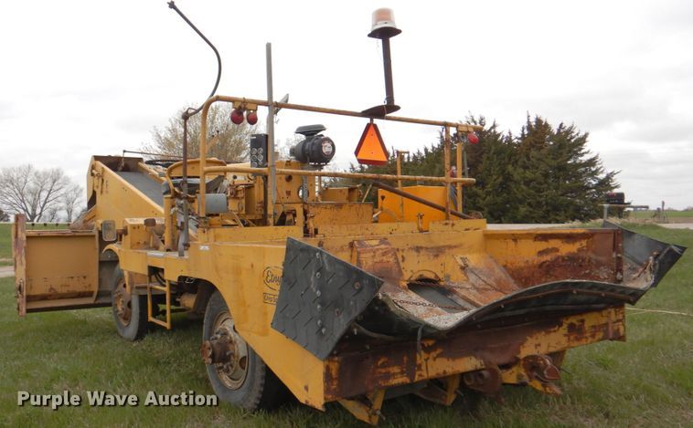 image for item IQ9256 Etnyre 450  chip spreader