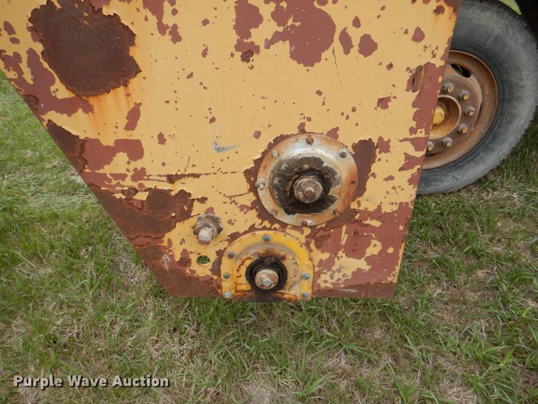 image for item IQ9256 Etnyre 450  chip spreader