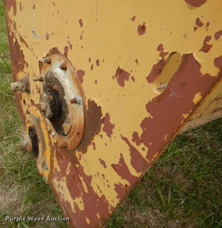 image for item IQ9256 Etnyre 450  chip spreader