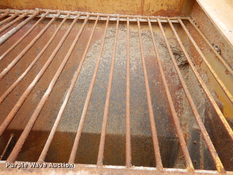 image for item IQ9256 Etnyre 450  chip spreader