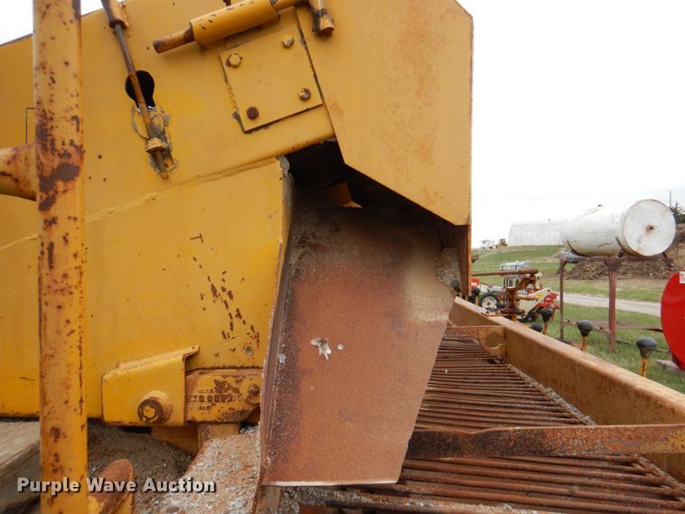 image for item IQ9256 Etnyre 450  chip spreader