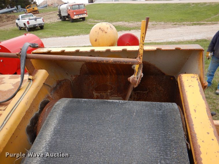 image for item IQ9256 Etnyre 450  chip spreader