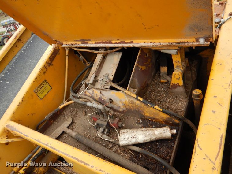 image for item IQ9256 Etnyre 450  chip spreader