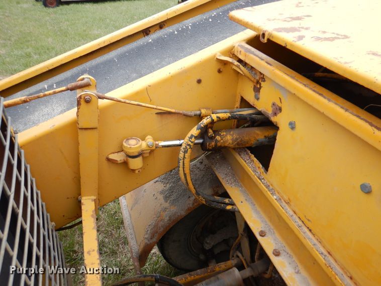 image for item IQ9256 Etnyre 450  chip spreader