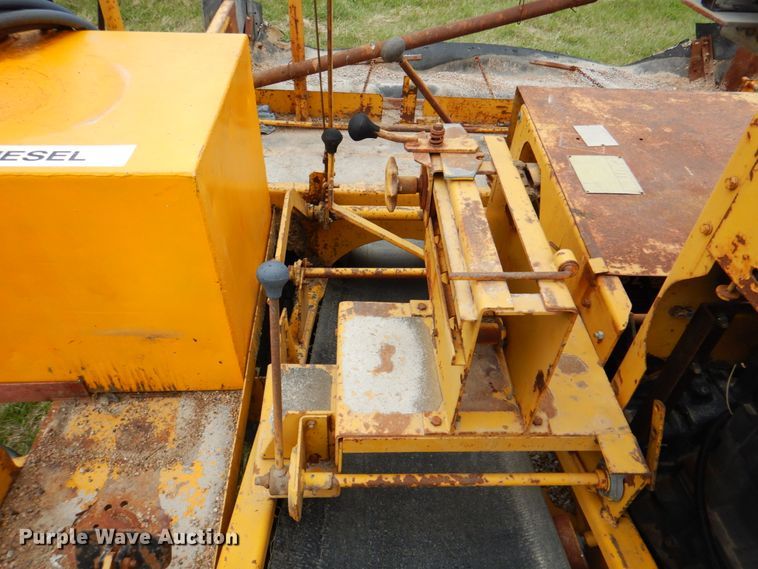 image for item IQ9256 Etnyre 450  chip spreader