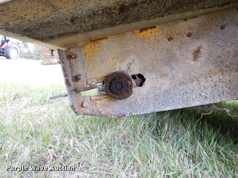 image for item IQ9256 Etnyre 450  chip spreader