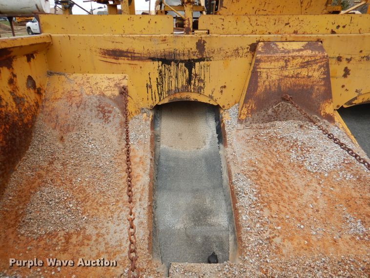 image for item IQ9256 Etnyre 450  chip spreader