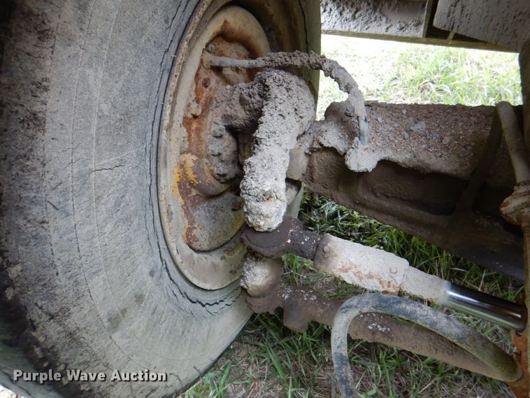 image for item IQ9256 Etnyre 450  chip spreader