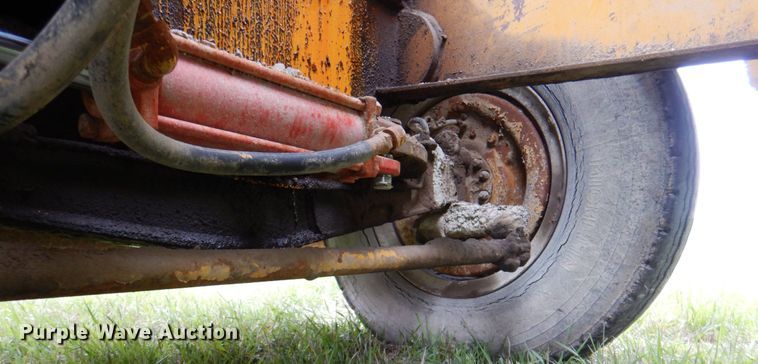 image for item IQ9256 Etnyre 450  chip spreader