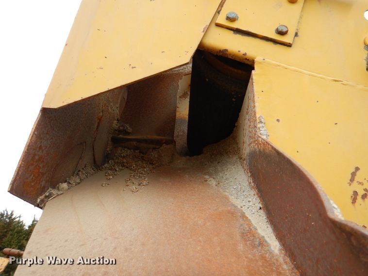 image for item IQ9256 Etnyre 450  chip spreader