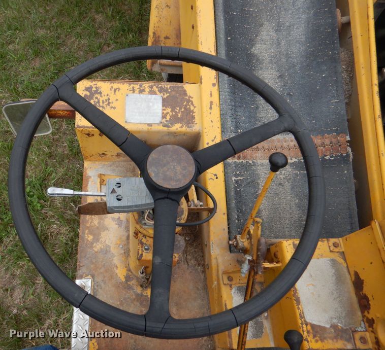 image for item IQ9256 Etnyre 450  chip spreader