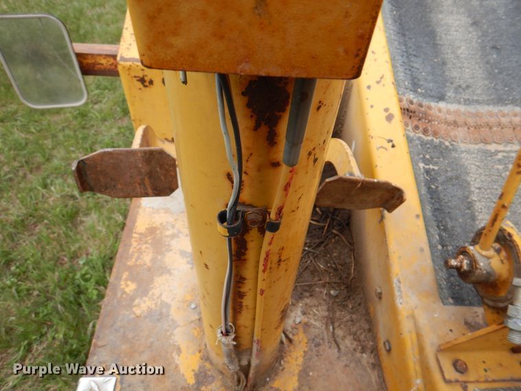 image for item IQ9256 Etnyre 450  chip spreader