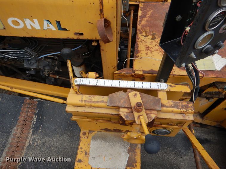 image for item IQ9256 Etnyre 450  chip spreader