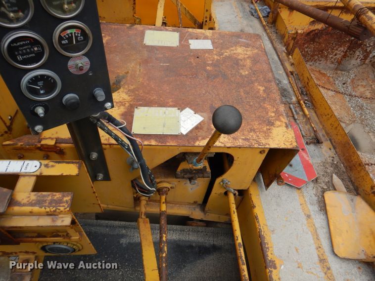 image for item IQ9256 Etnyre 450  chip spreader