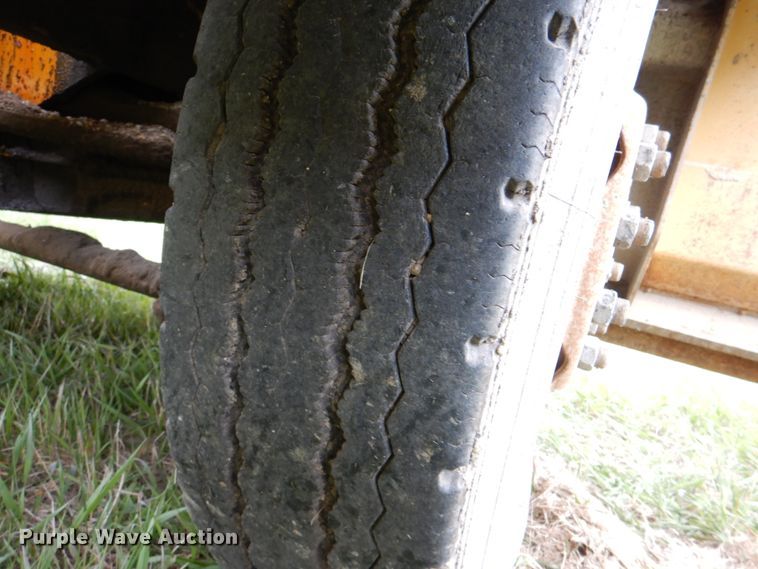 image for item IQ9256 Etnyre 450  chip spreader